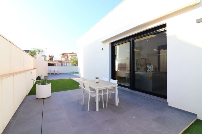 Image No.22-3 Bed Villa for sale
