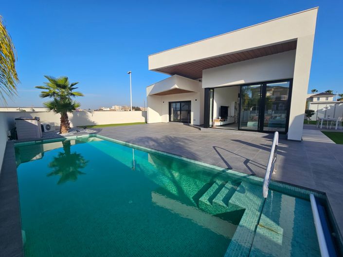 Image No.26-3 Bed Villa for sale