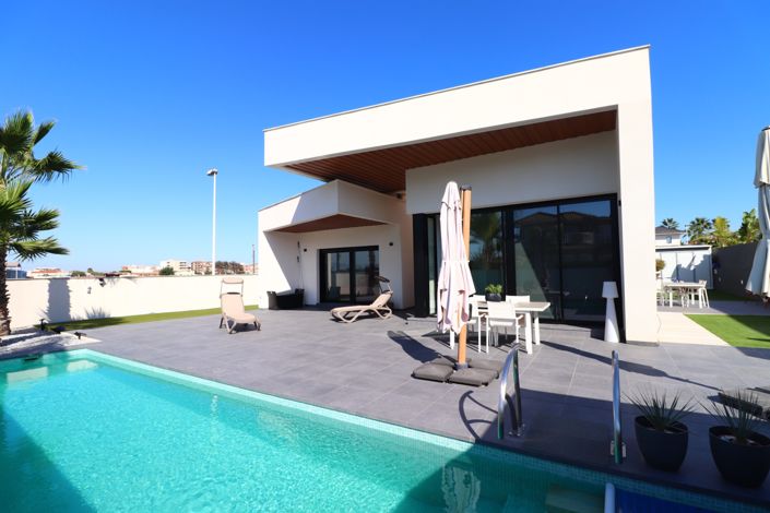 Image No.32-3 Bed Villa for sale
