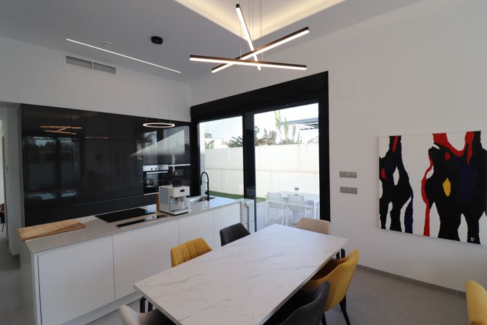 Image No.8-3 Bed Villa for sale