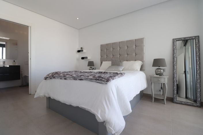 Image No.20-3 Bed Villa for sale