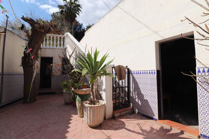 Image No.32-5 Bed Villa for sale