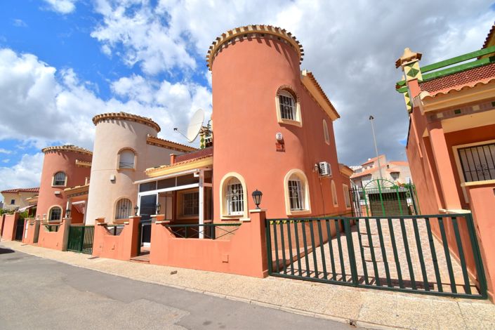Image No.1-Villa de 2 chambres à vendre à Orihuela Costa