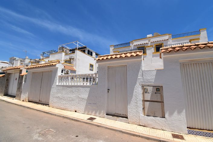Image No.1-3 Bed Villa for sale