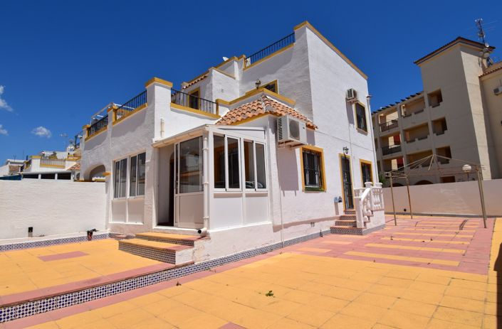 Image No.1-3 Bed Villa for sale