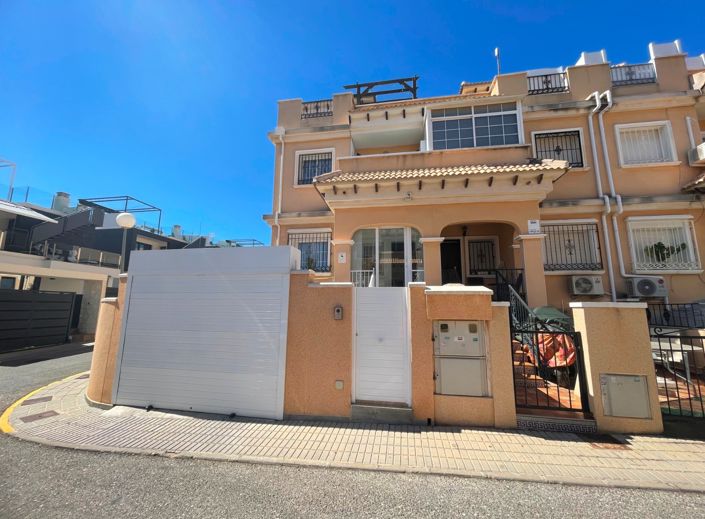 Image No.1-3 Bed Villa for sale