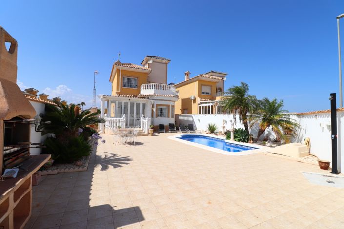 Image No.1-3 Bed Villa for sale