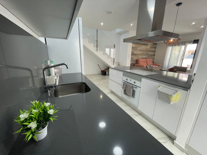 Image No.19-3 Bed Villa for sale