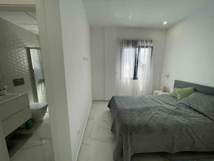 Image No.6-3 Bed Villa for sale