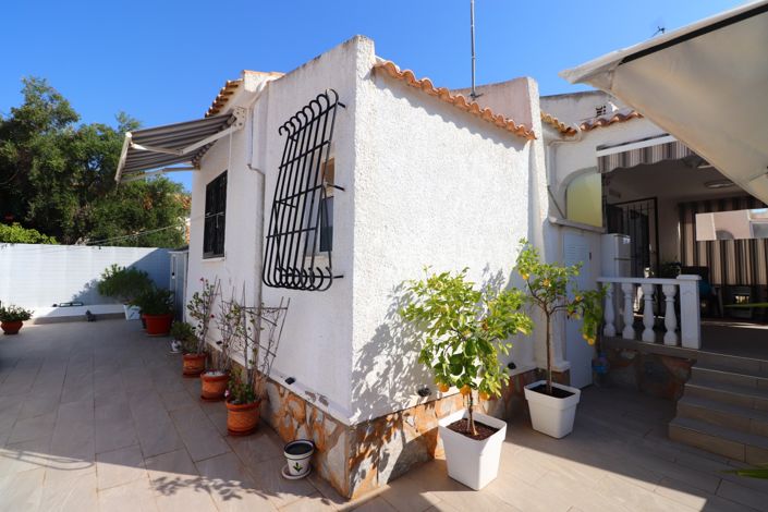 Image No.1-3 Bed Villa for sale