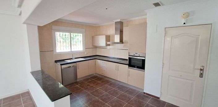 Image No.6-3 Bed Country Property for sale