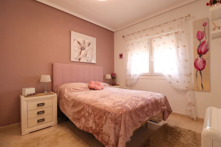 Image No.17-3 Bed Townhouse for sale