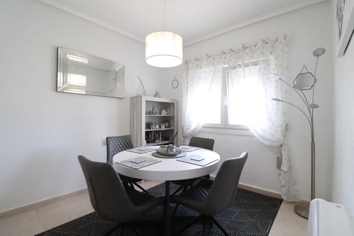 Image No.8-3 Bed Townhouse for sale