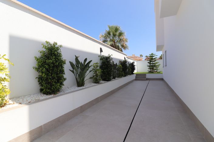 Image No.40-3 Bed Villa for sale