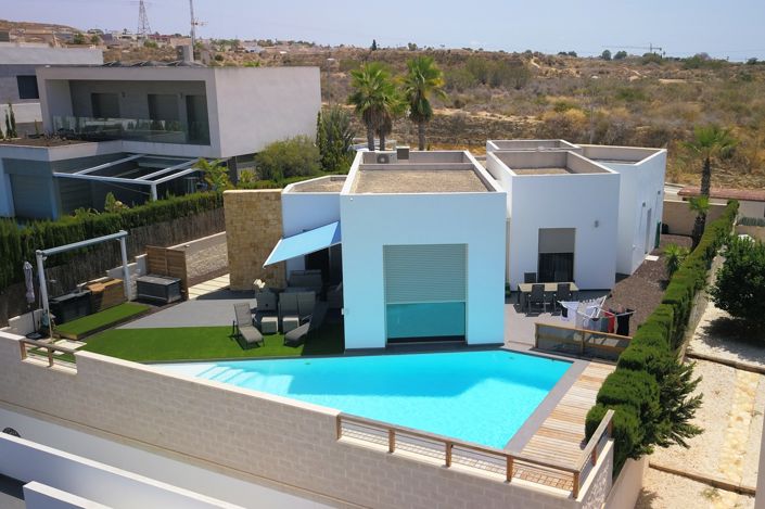 Image No.1-3 Bed Villa for sale