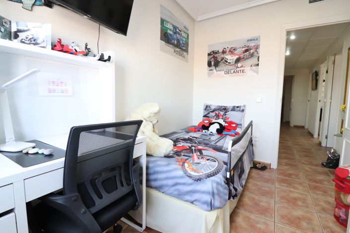 Image No.19-3 Bed Apartment for sale