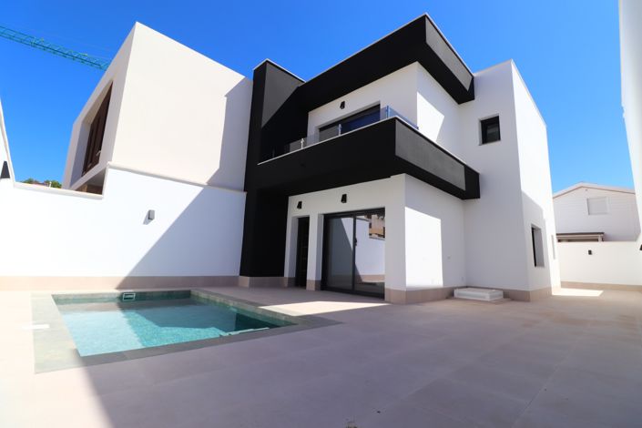 Image No.1-3 Bed Villa for sale