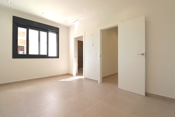 Image No.16-3 Bed Villa for sale