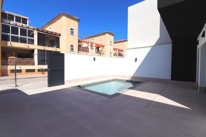 Image No.30-3 Bed Villa for sale