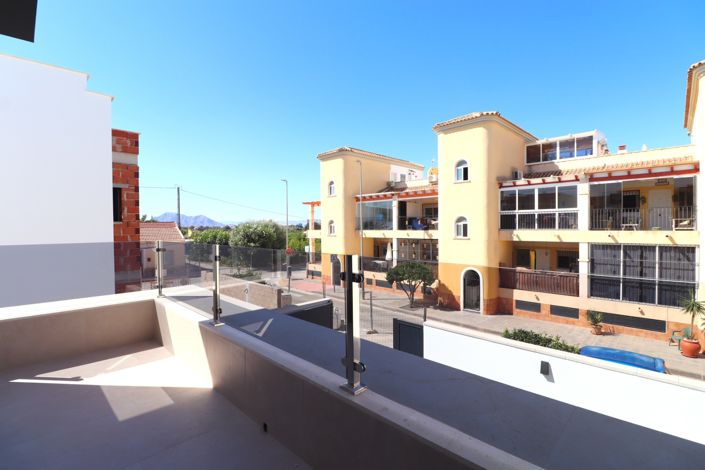 Image No.4-3 Bed Villa for sale