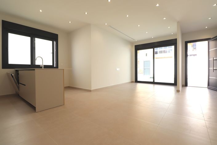 Image No.7-3 Bed Villa for sale