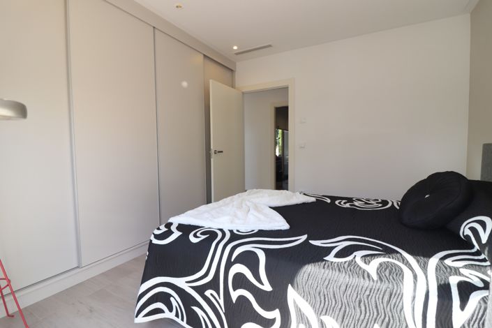 Image No.18-3 Bed Villa for sale