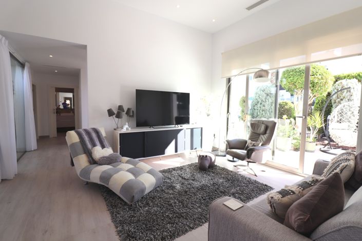 Image No.3-3 Bed Villa for sale