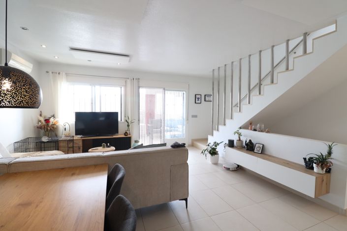 Image No.6-3 Bed Townhouse for sale