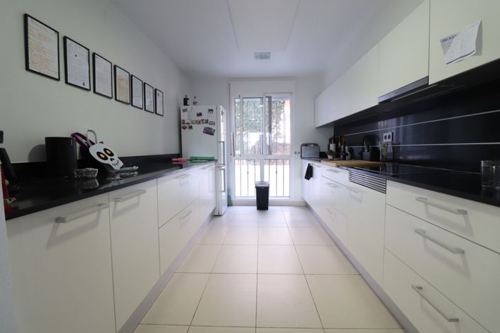 Image No.8-3 Bed Townhouse for sale