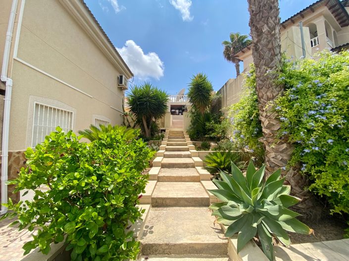 Image No.74-3 Bed Villa for sale