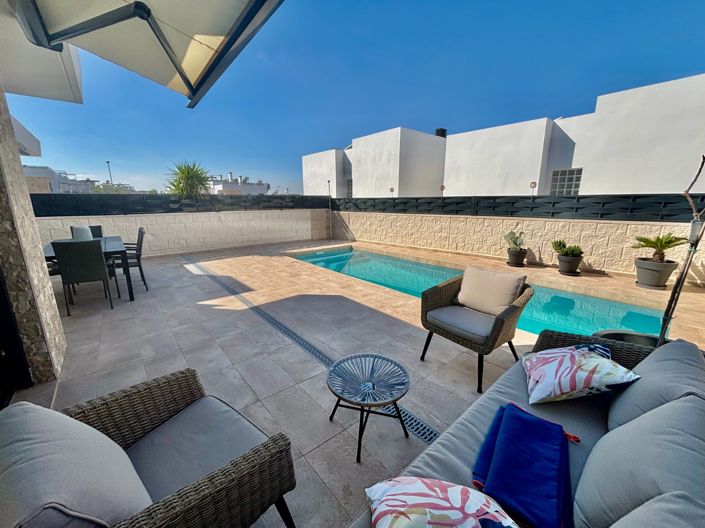 Image No.3-2 Bed Villa for sale