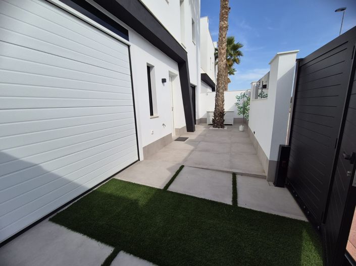 Image No.26-3 Bed Villa for sale