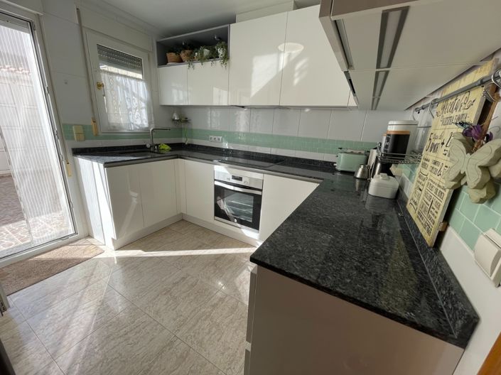 Image No.11-3 Bed Townhouse for sale