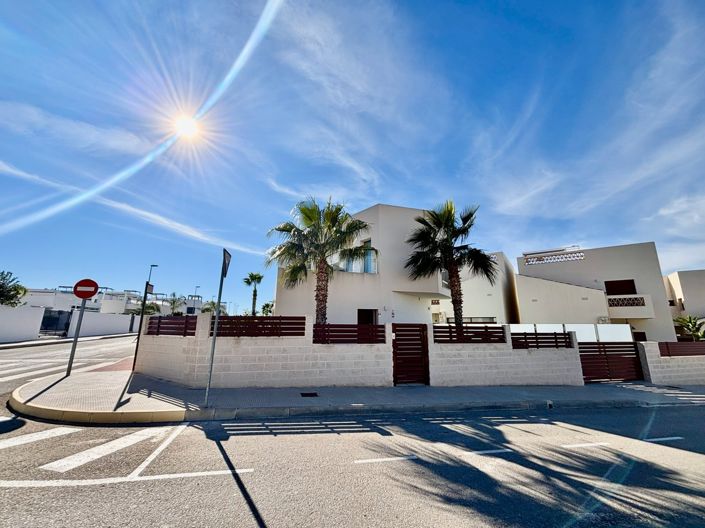 Image No.4-3 Bed Villa for sale