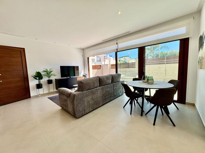 Image No.6-3 Bed Villa for sale