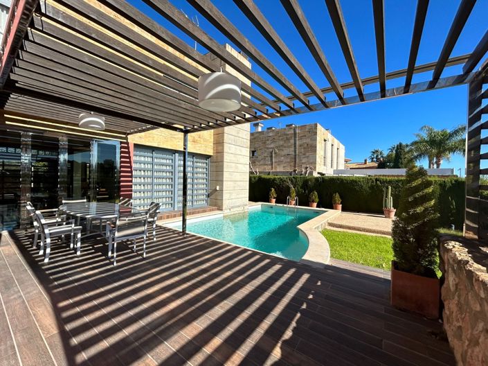 Image No.19-4 Bed Villa for sale