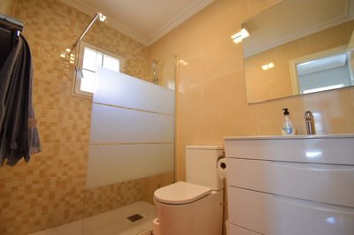 o1jbi1huhq15qu1b31r7i1k841mp12d