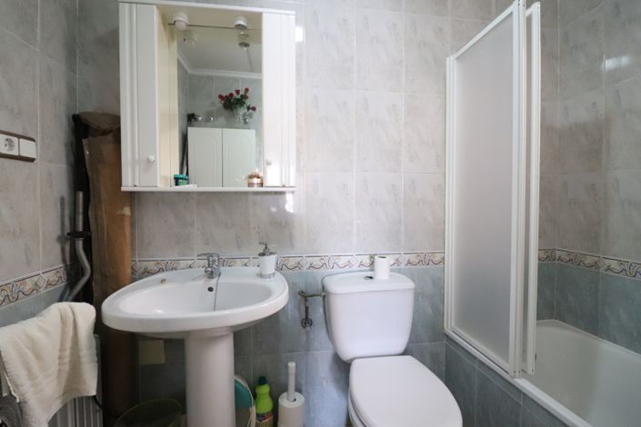 Image No.14-3 Bed Property for sale