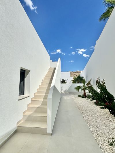 Image No.8-3 Bed Villa for sale