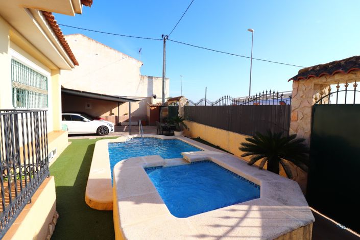 Image No.2-3 Bed Villa for sale