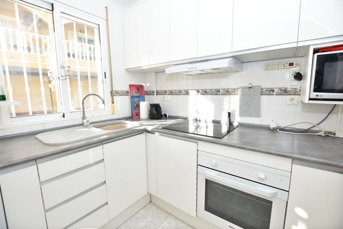 Image No.11-2 Bed Townhouse for sale