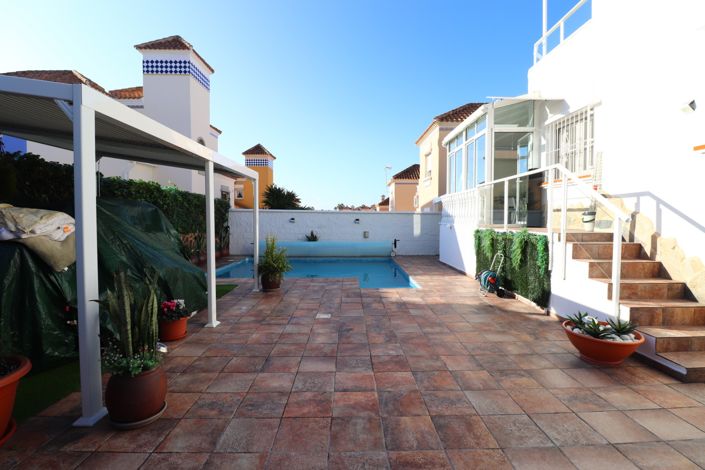 Image No.32-4 Bed Villa for sale