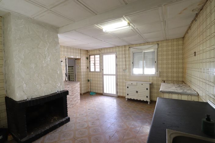 Image No.11-4 Bed Bungalow for sale