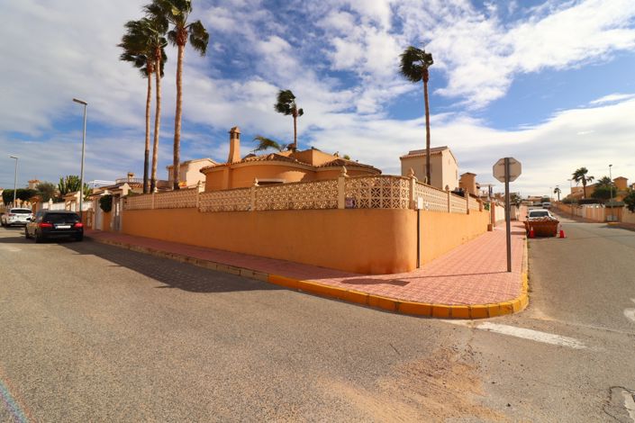 Image No.30-3 Bed Villa for sale