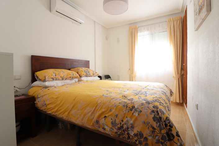 Image No.10-3 Bed Property for sale