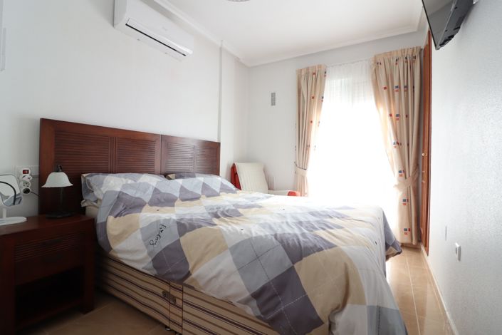 Image No.13-3 Bed Property for sale