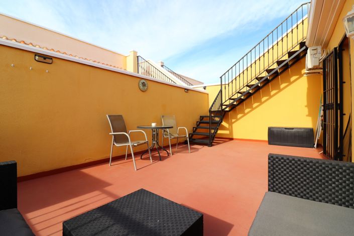 Image No.25-3 Bed Property for sale