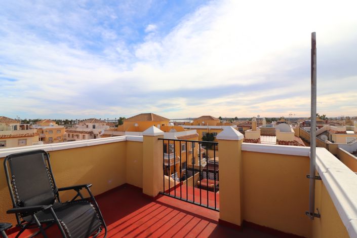 Image No.28-3 Bed Property for sale