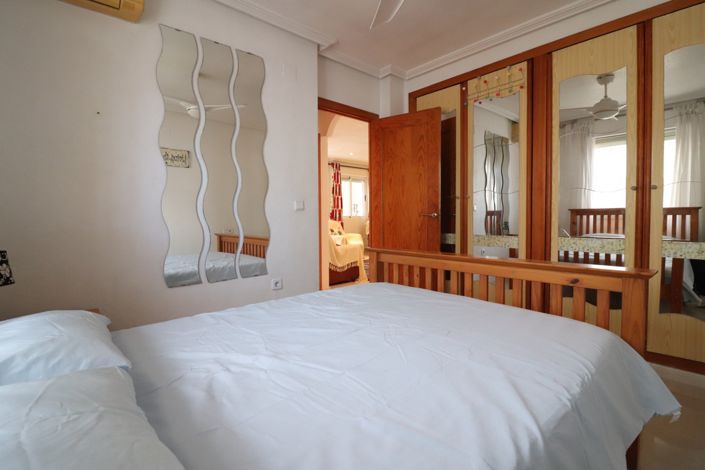 Image No.11-2 Bed Property for sale