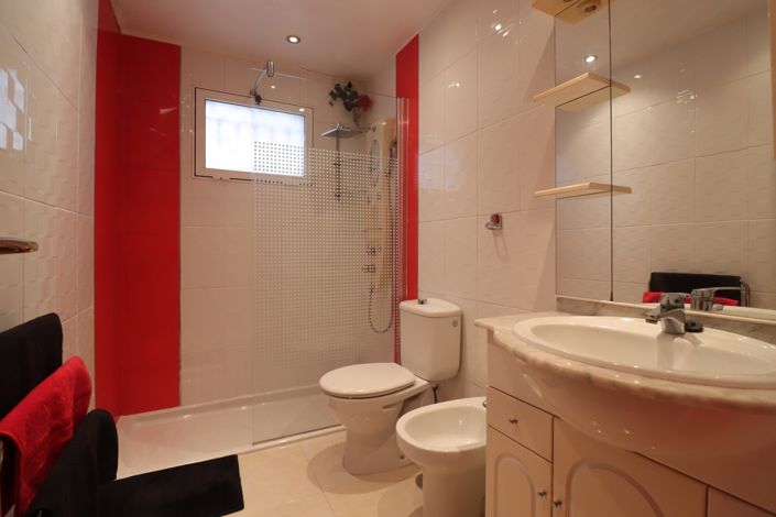 Image No.13-2 Bed Property for sale